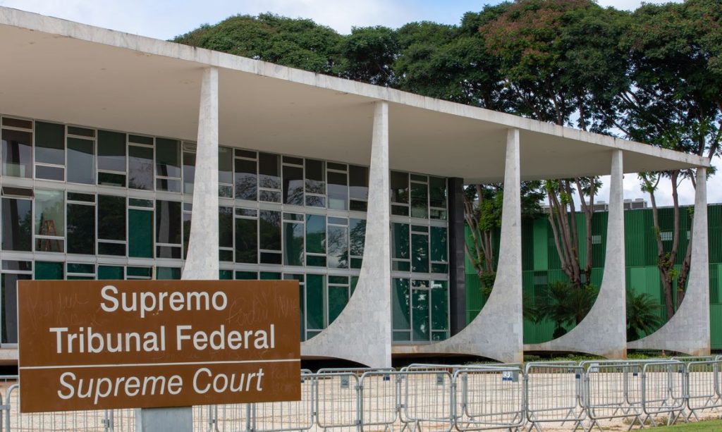 STF: Gilmar Mendes sugere adiar sessão sobre conduta de Moraes