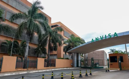 Irmãos Brant - Anvisa proíbe venda de picolé com melatonina e suplemento de proteína
