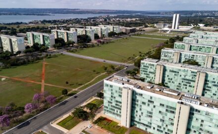 Irmãos Brant - Dia do Servidor Público: ponto facultativo será na sexta-feira