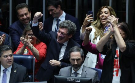 Irmãos Brant - Senado aprova fim da escala 6×1 e redução da jornada de trabalho